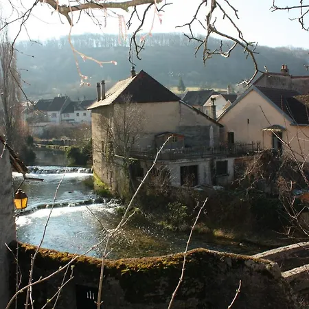 Grands Gites de Charme: Peaceful Garden Retreat in Arbois Exterior photo