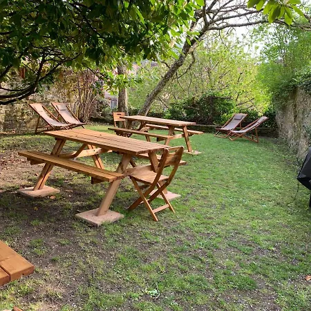 Grands Gites de Charme: Peaceful Garden Retreat in Arbois Exterior photo