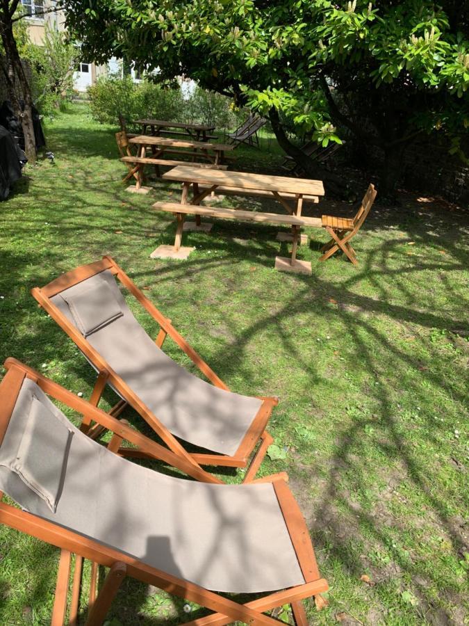 Grands De Charme: Peaceful Garden Retreat In Apartment *