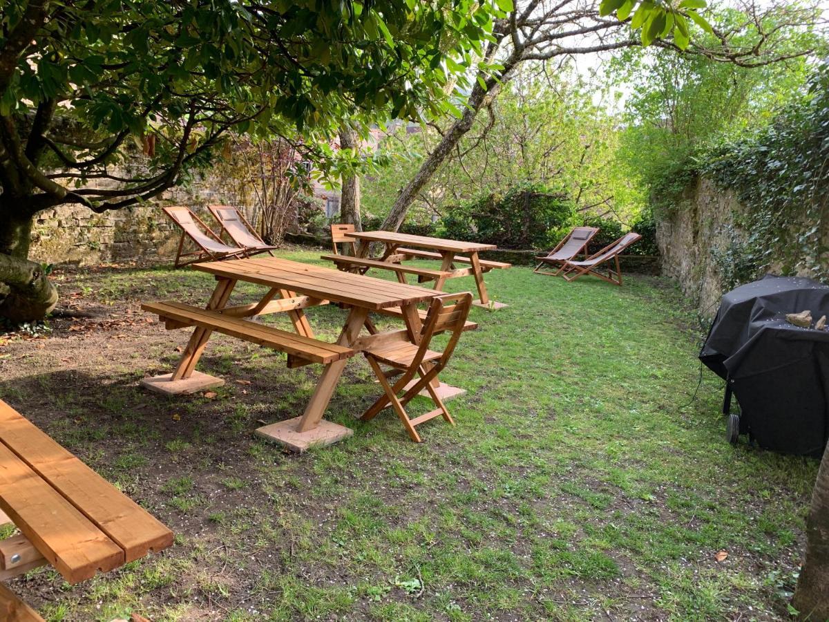 Grands De Charme: Peaceful Garden Retreat In Apartment *