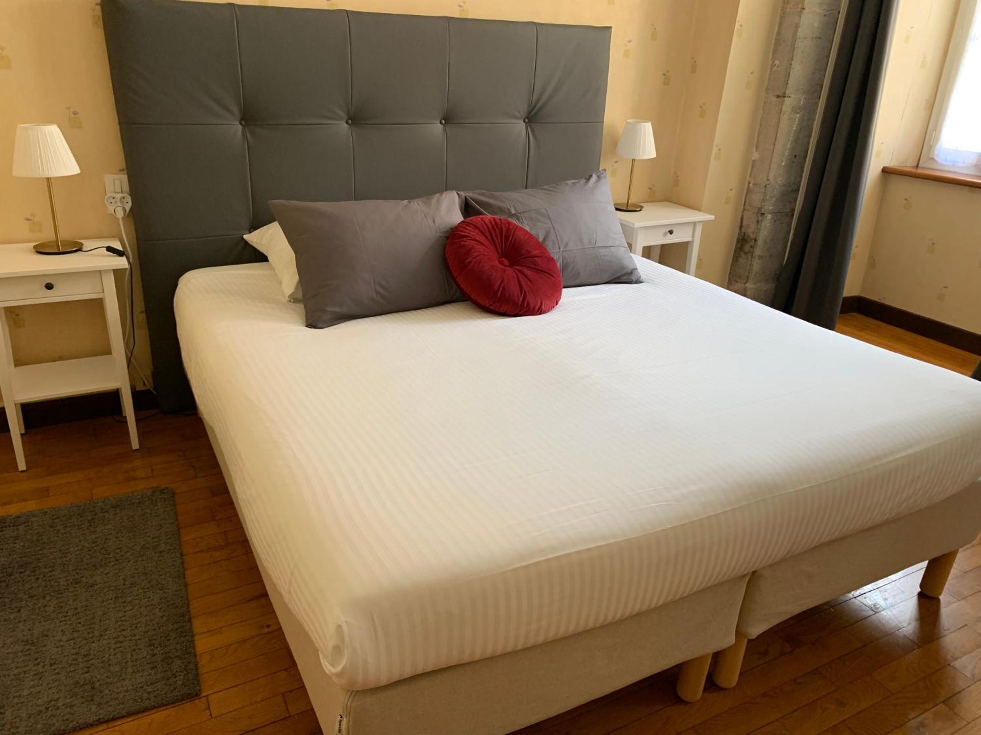 Apartment Grands De Charme: Peaceful Garden Retreat In Arbois